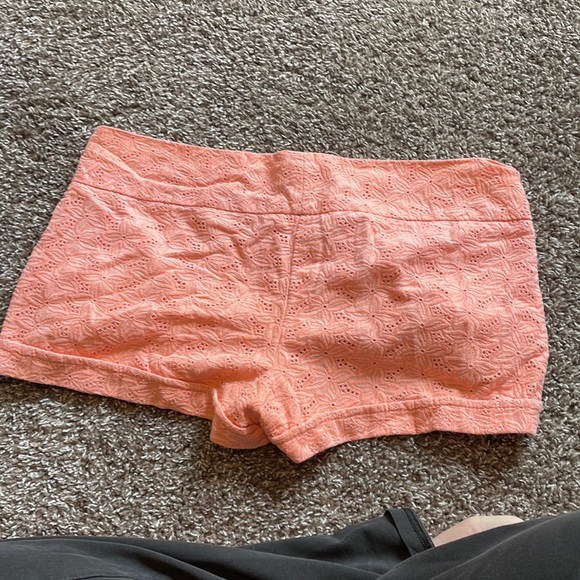 Peach Lace shorts - Picture 2 of 3